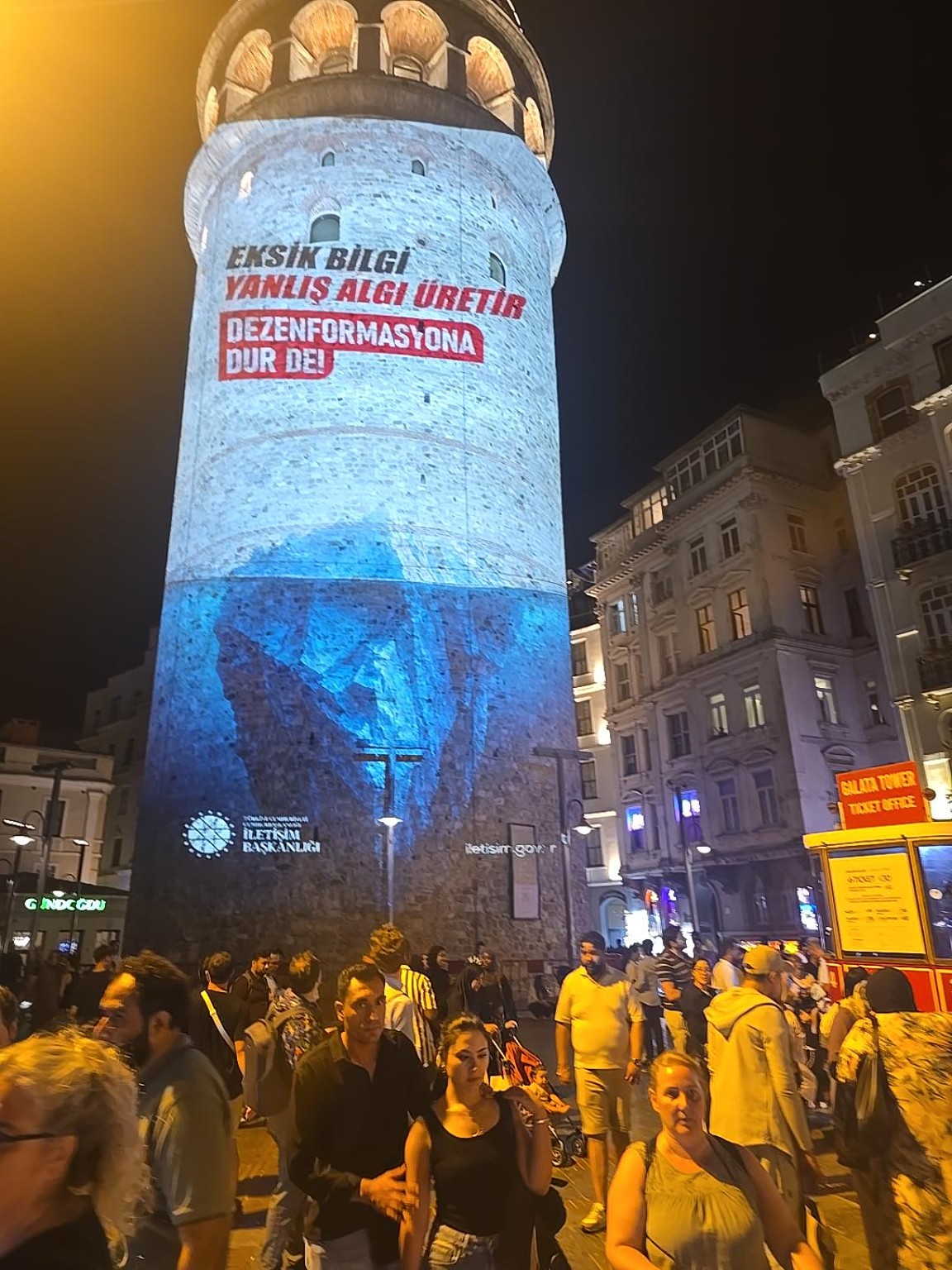 Galataturm bei Nacht
